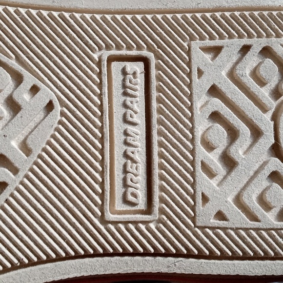 NEW DreamPairs Brown/Orange Shoes for Kids size 10 - Picture 8 of 8